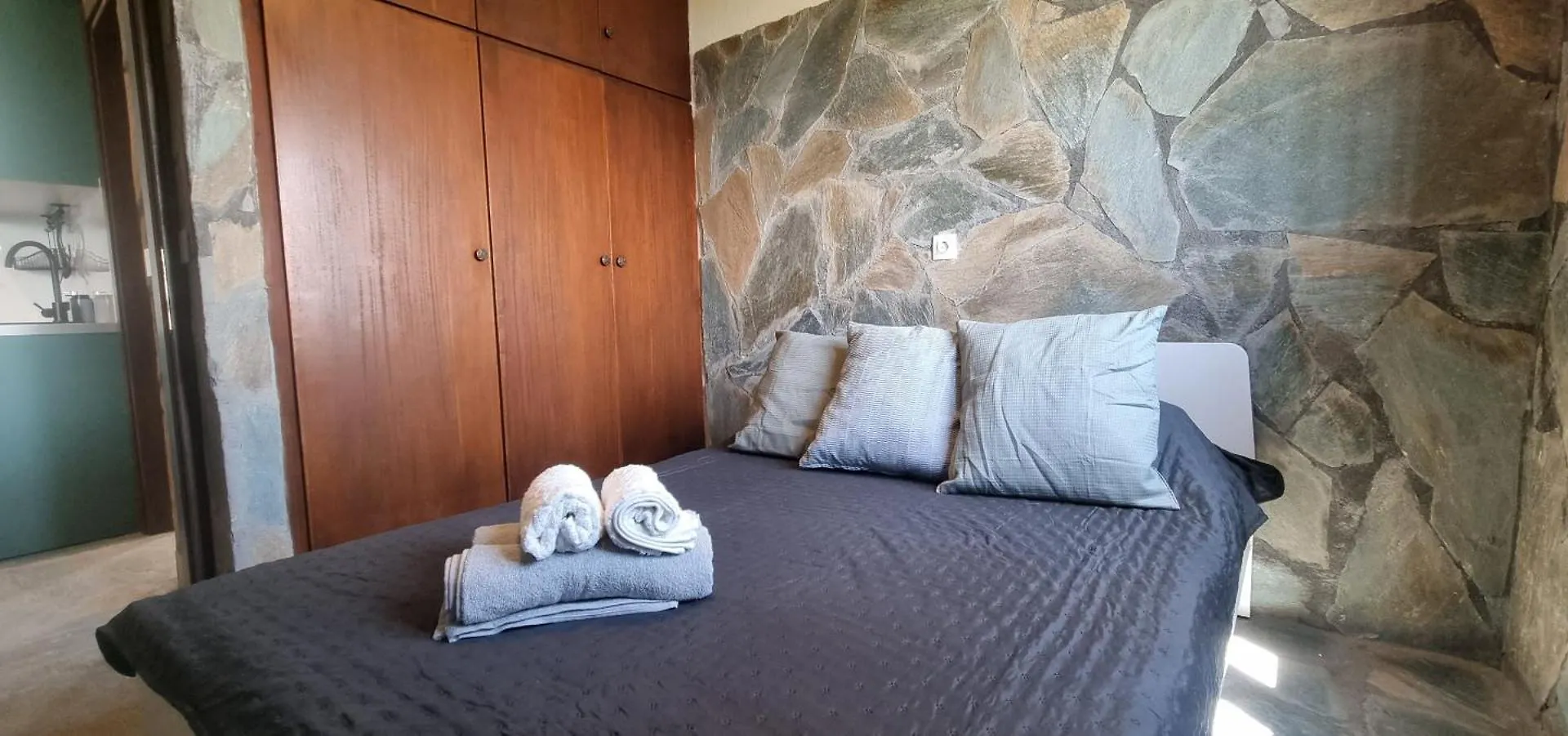 Seaview Pinnacle Retreat Μόλα Καλύβα